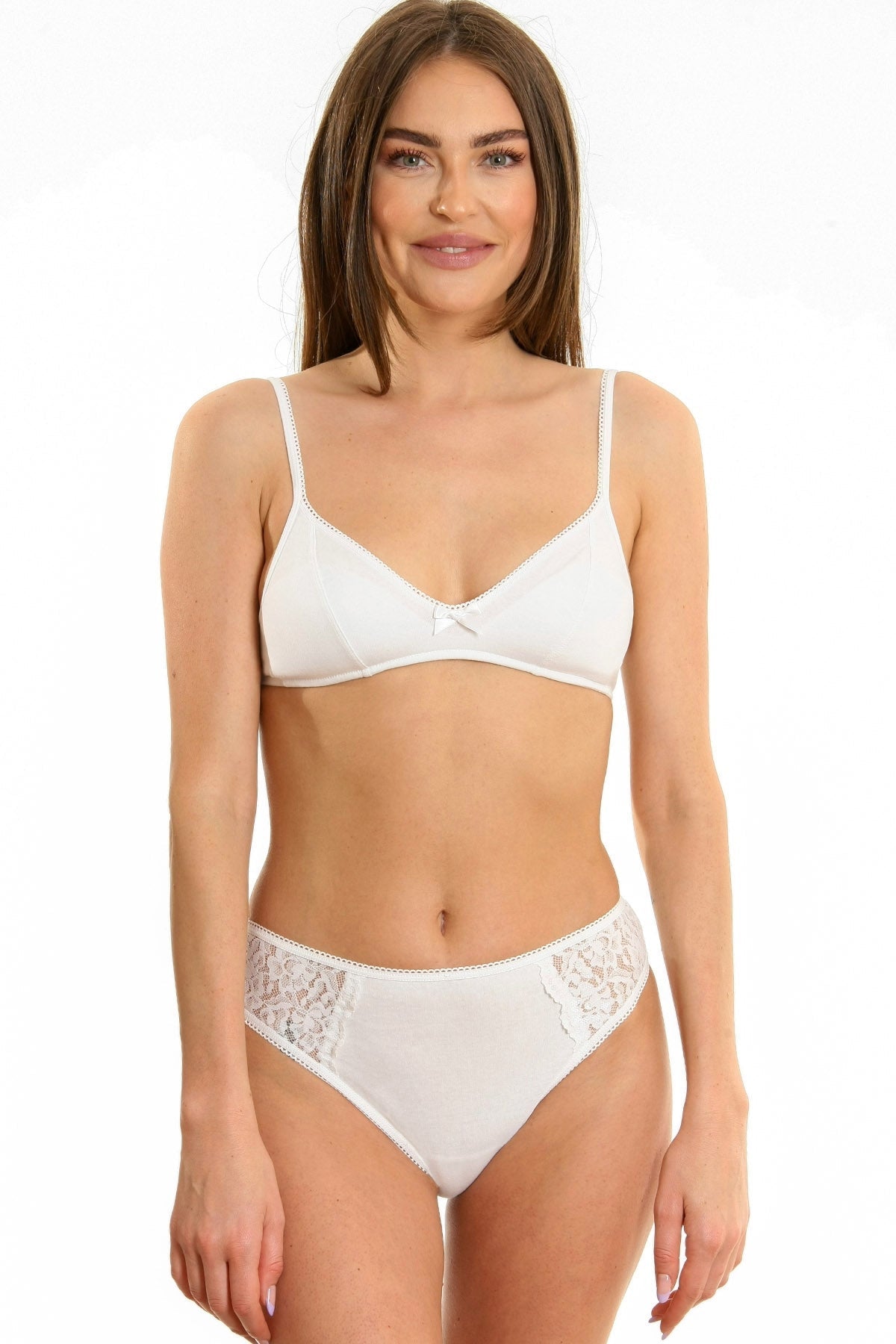 Klassisk trosa Aida S0839 vit