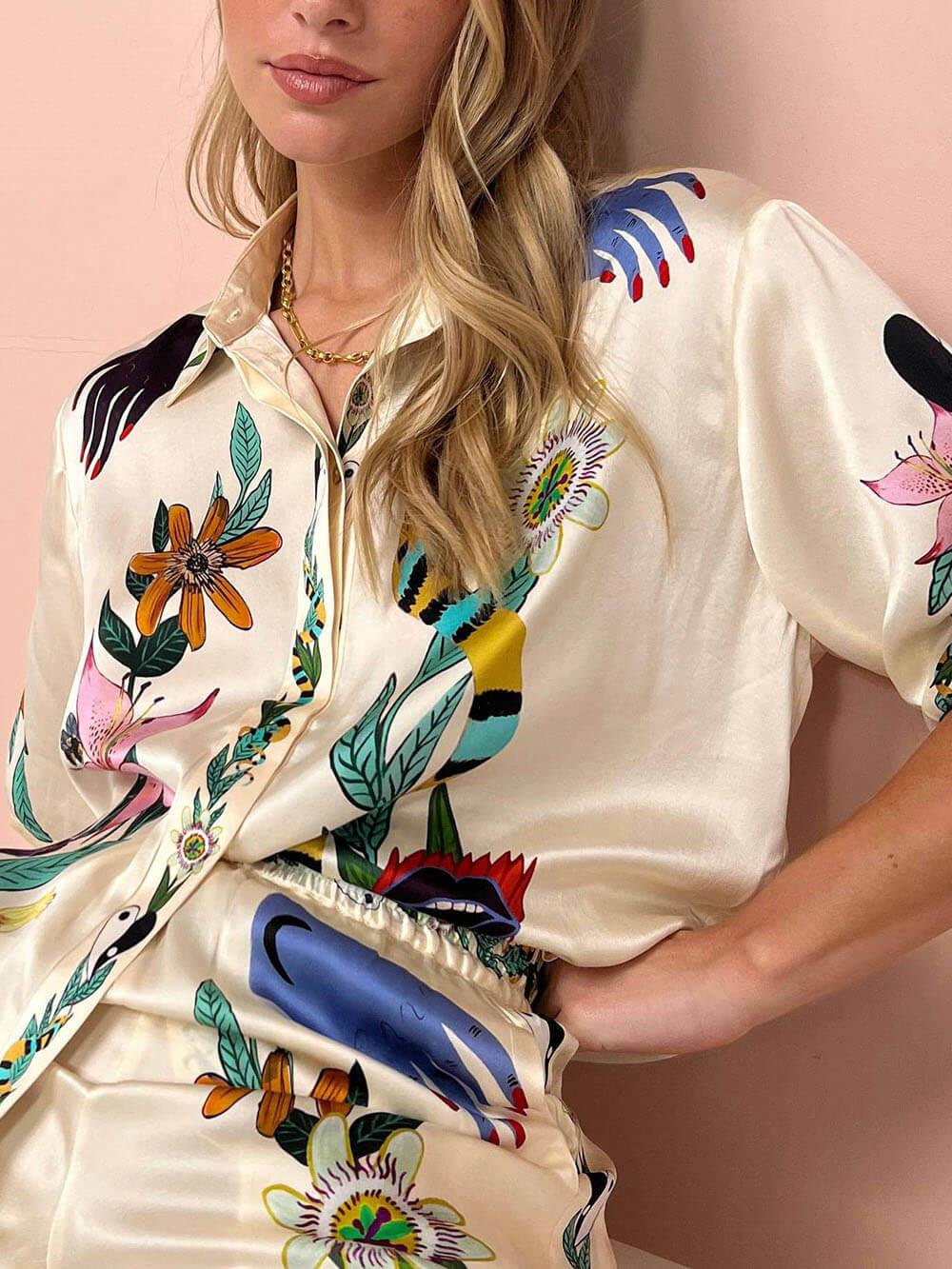Bluză Oversized cu Buton și Print Unic din Satin cu O Notă Modernă și Sofisticată