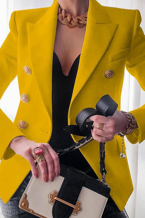 Tunn kappa med långa ärmar och knappar, elegant