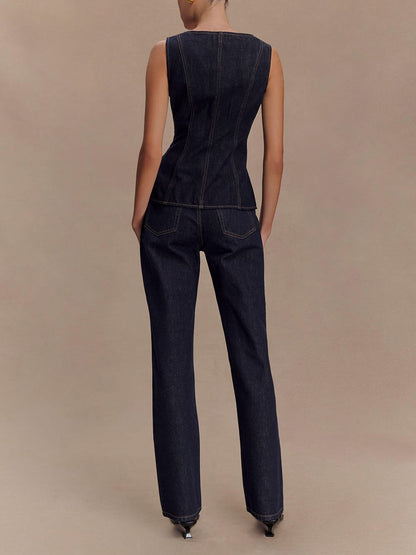 Top med knappar i denim + raka jeans