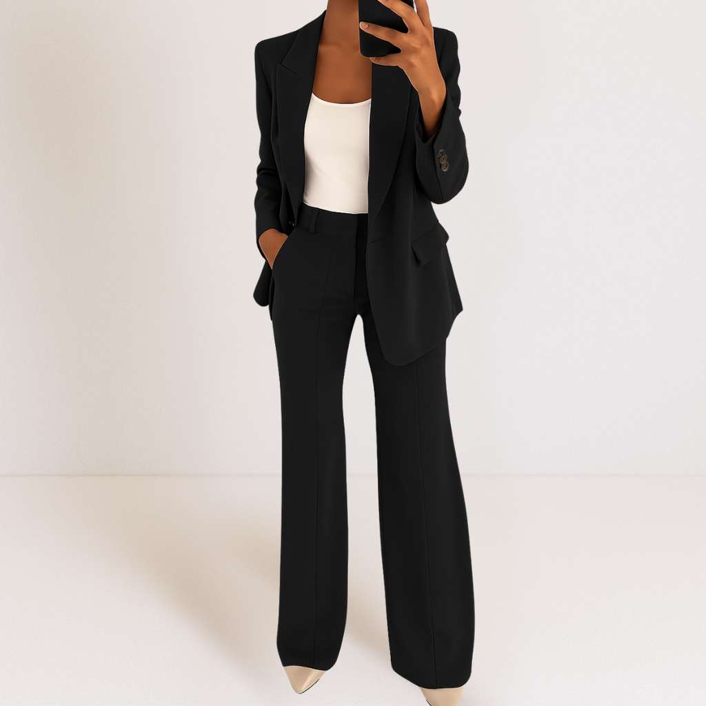 Costum Elegant și Modern din Două Piese