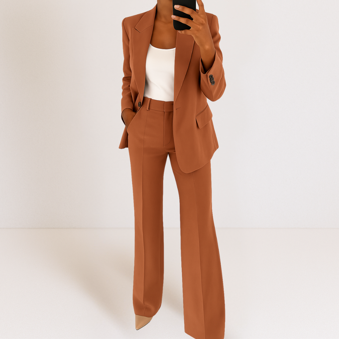 Costum Elegant și Modern din Două Piese