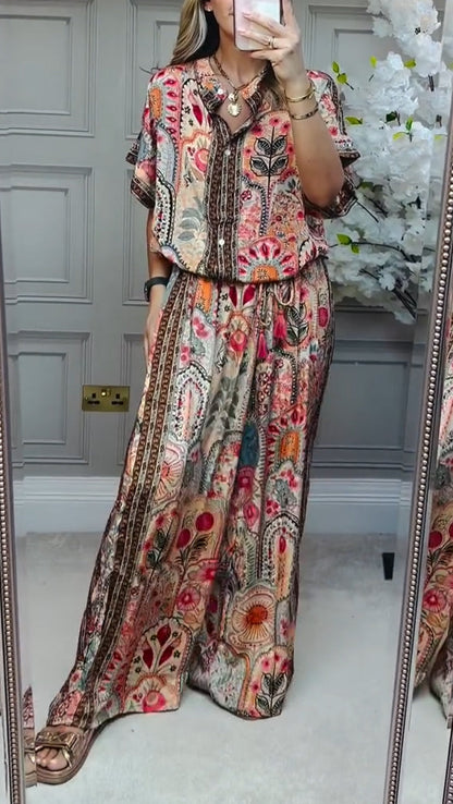 Kostym t-shirt med rund hals och tryck