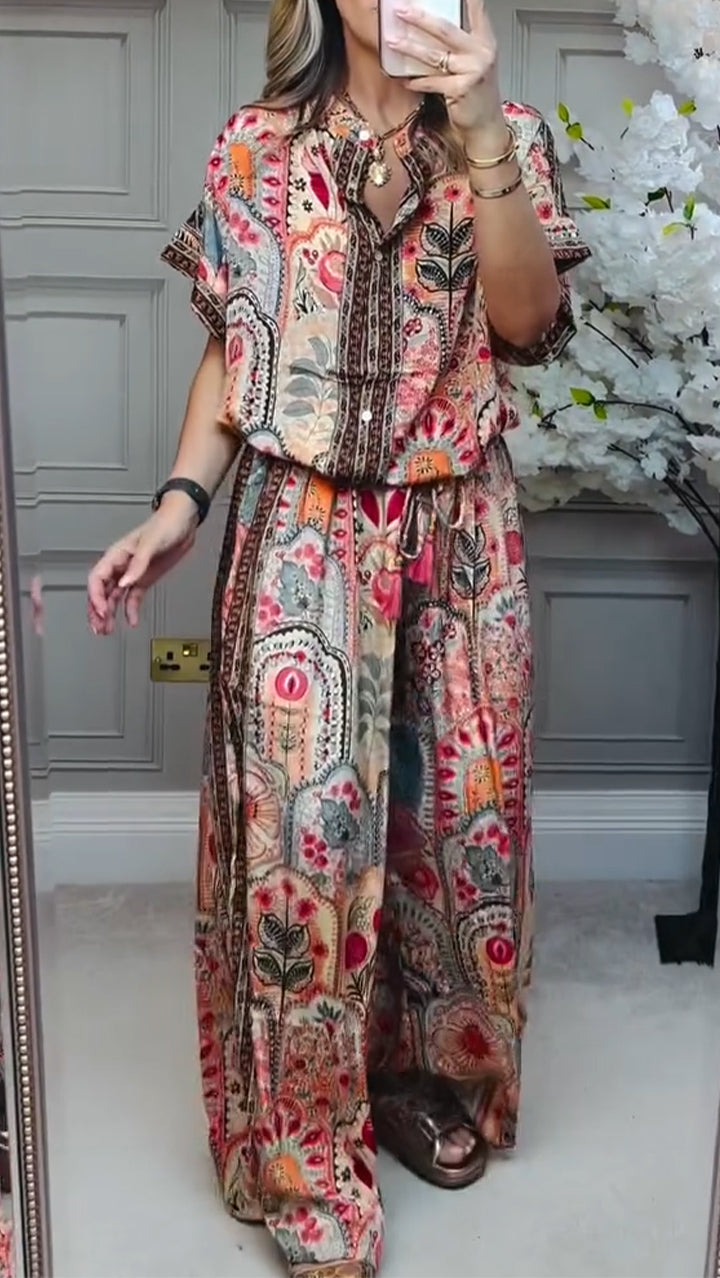 Kostym t-shirt med rund hals och tryck