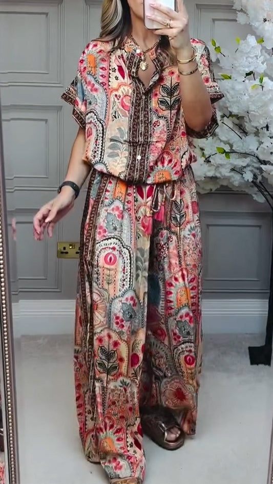 Kostym t-shirt med rund hals och tryck