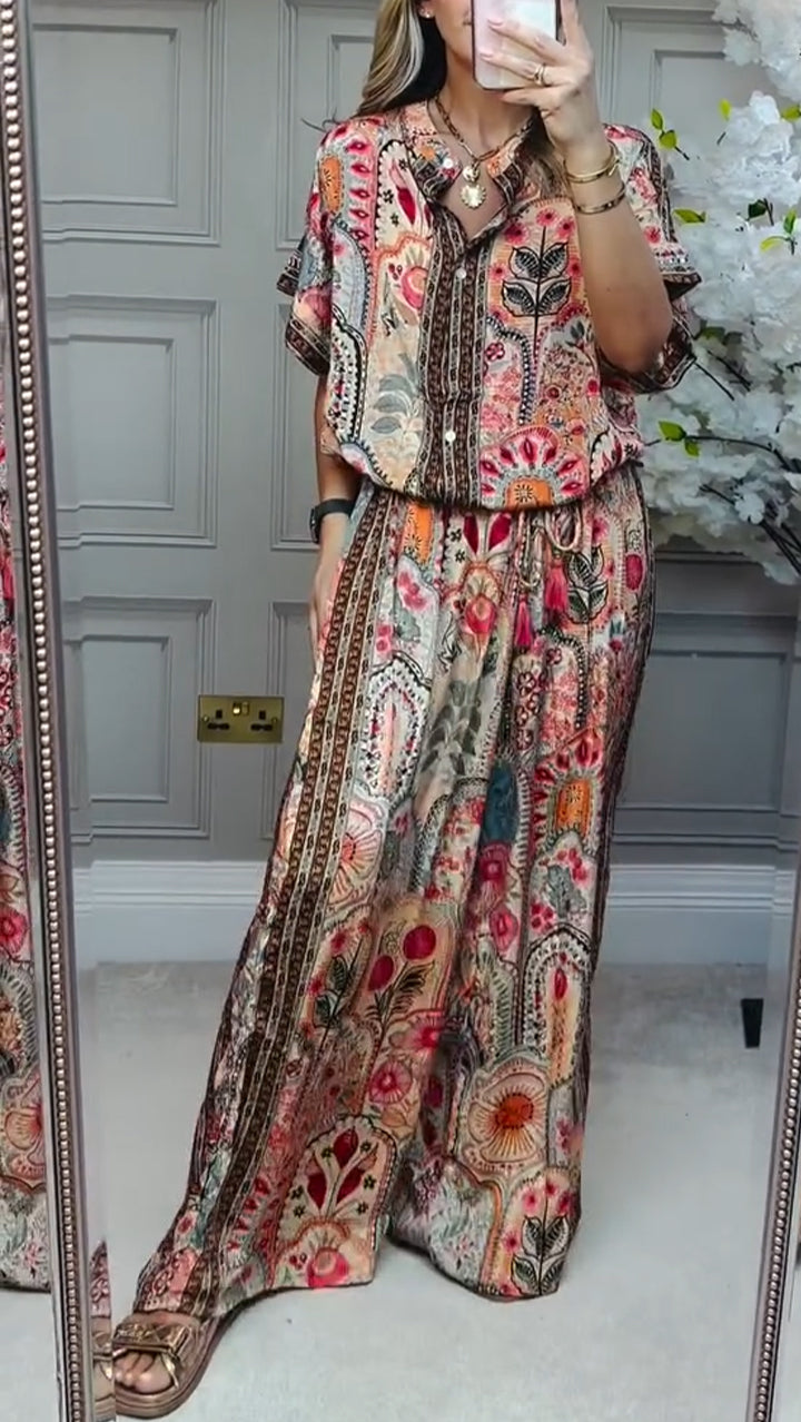 Kostym t-shirt med rund hals och tryck