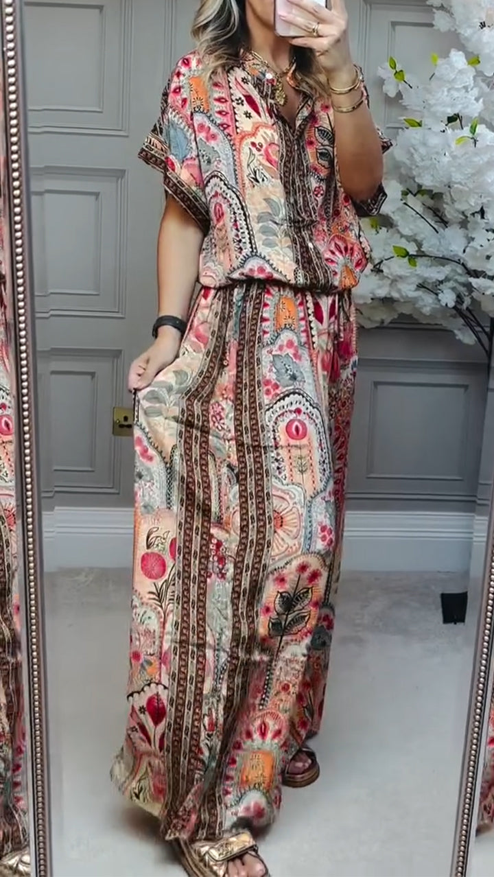 Kostym t-shirt med rund hals och tryck