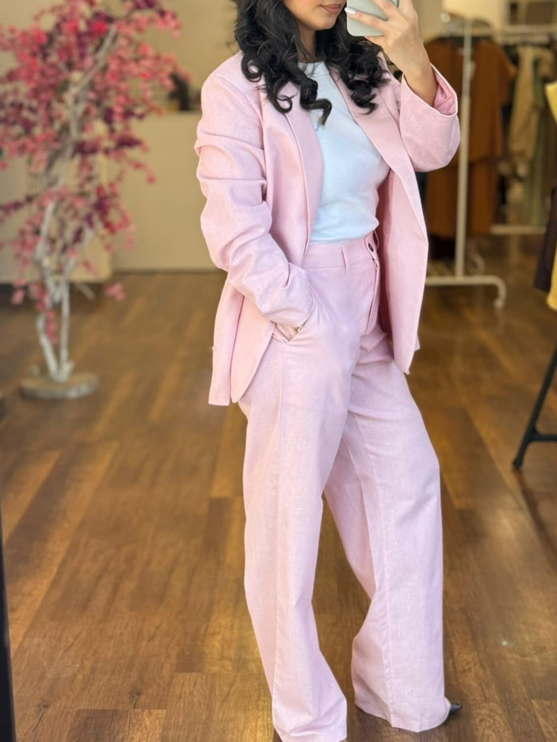 Costum Elegant și Modern din Două Piese Roz