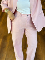 Costum Elegant și Modern din Două Piese Roz