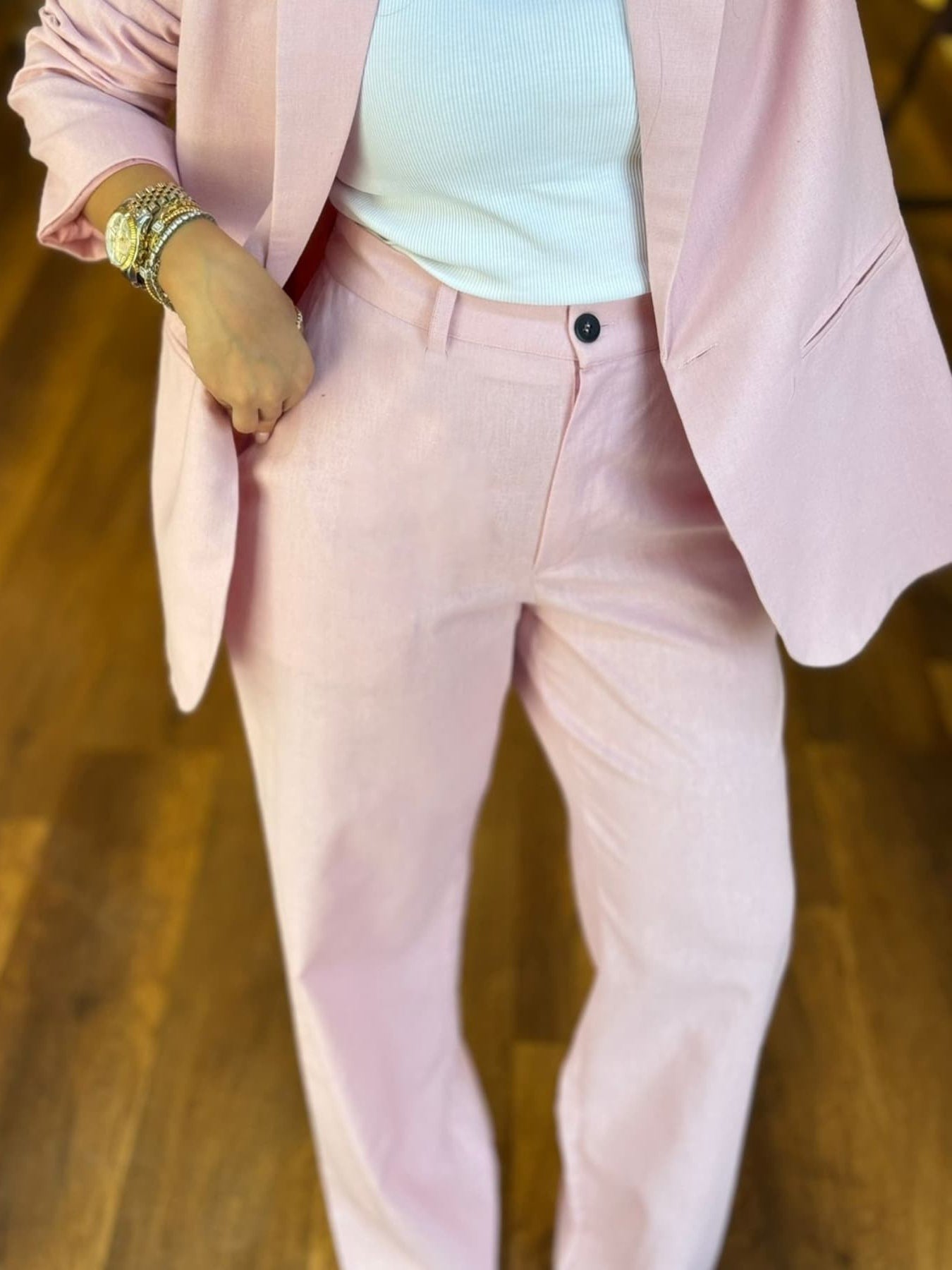Costum Elegant și Modern din Două Piese Roz