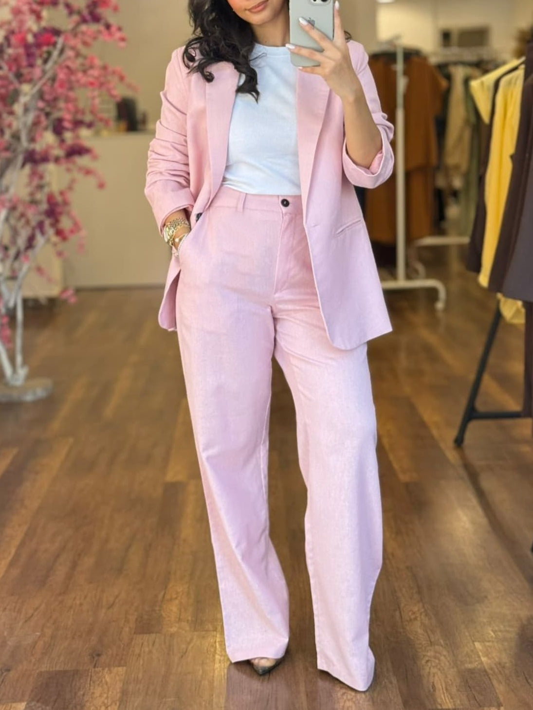 Costum Elegant și Modern din Două Piese Roz