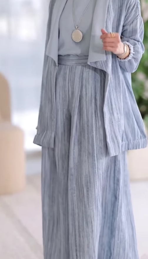 Set casual din trei piese cu dungi verticale