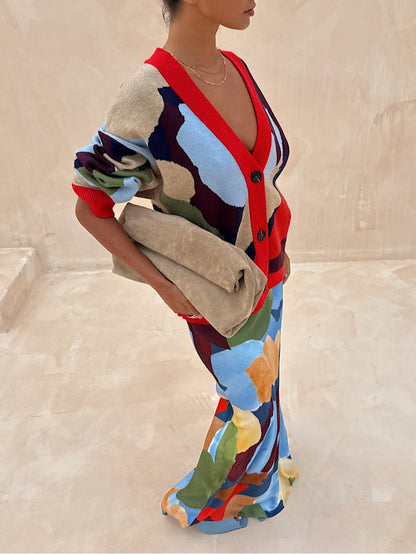 Stickad jacka med abstrakt geometriskt mönster + kjolset