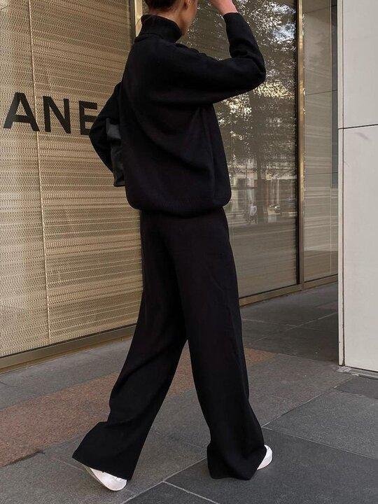 Costum casual tricotat, de culoare solidă