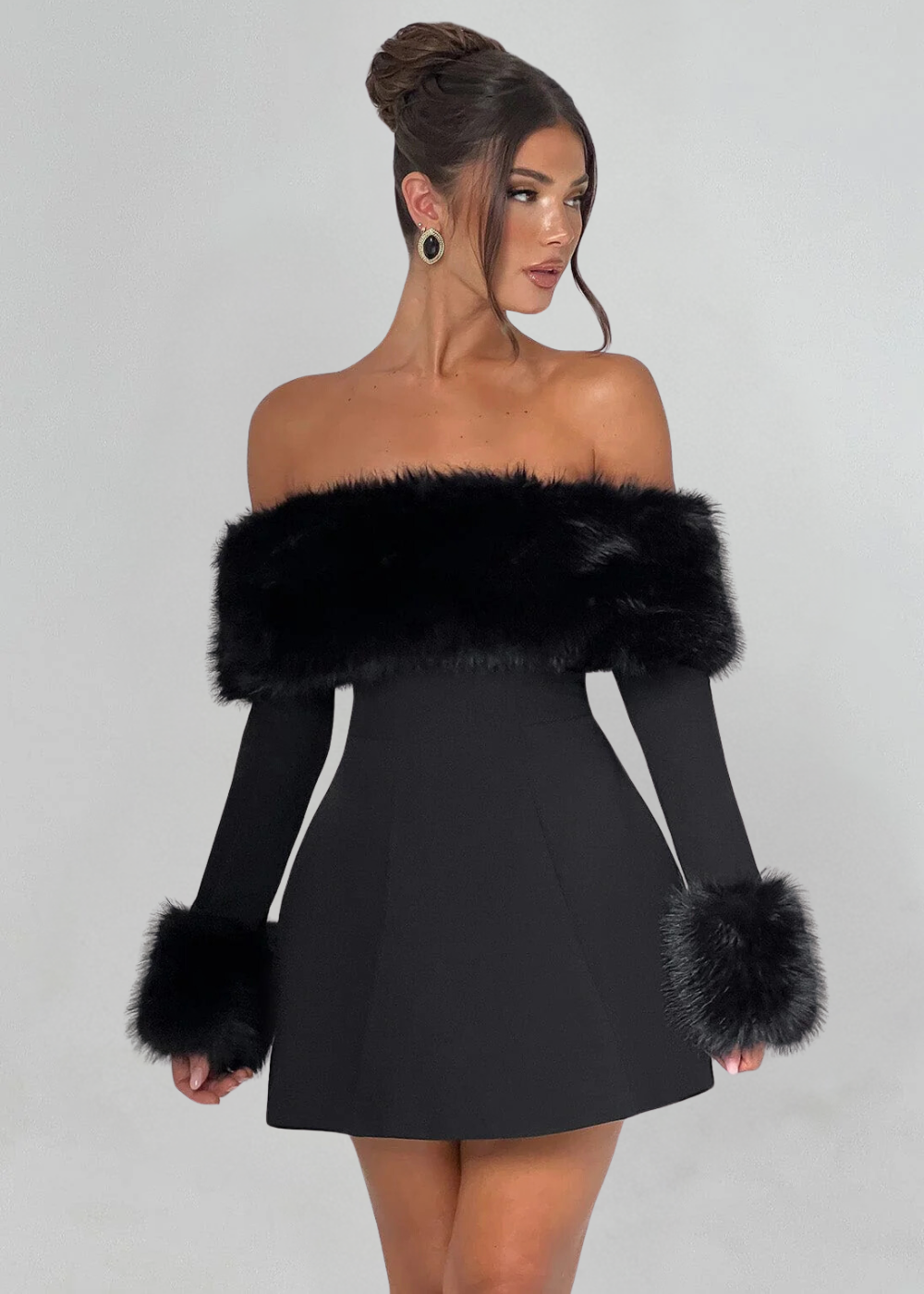 Serena | Rochie mini fără umeri cu mâneci din blană