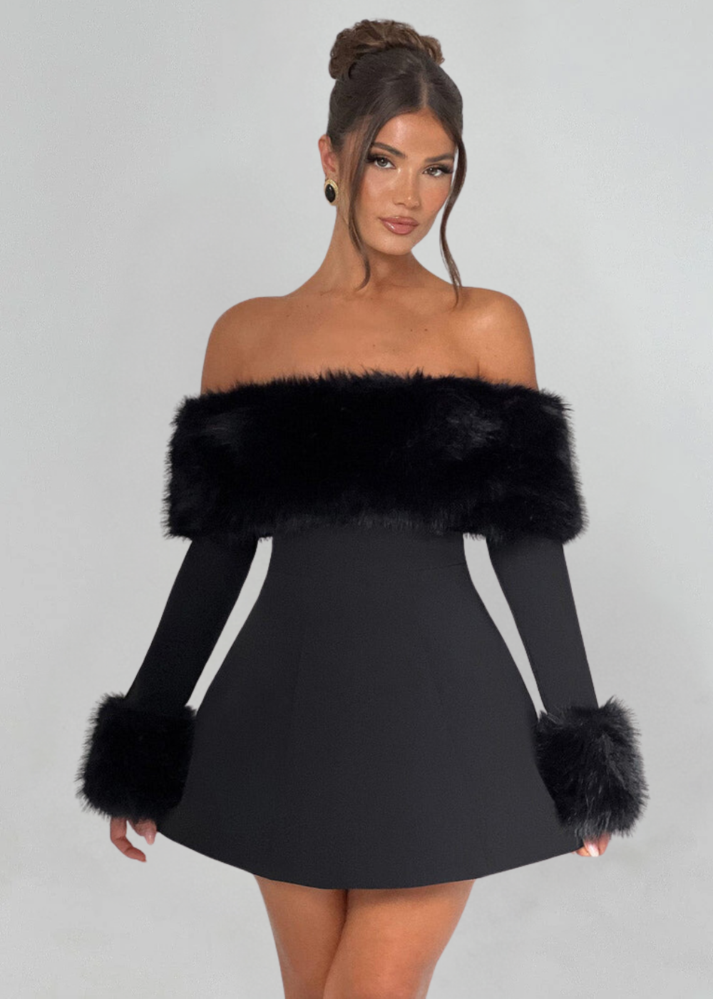 Serena | Rochie mini fără umeri cu mâneci din blană