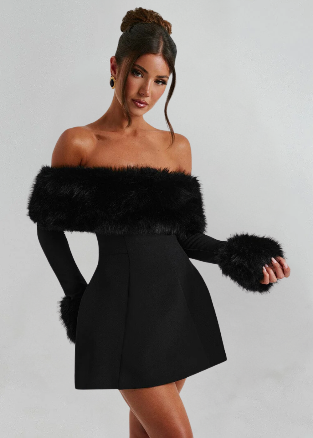Serena | Rochie mini fără umeri cu mâneci din blană