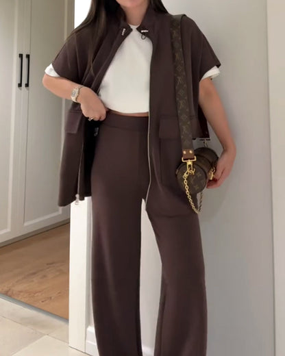 Set med topp och byxor med elastiska detaljer för midjan