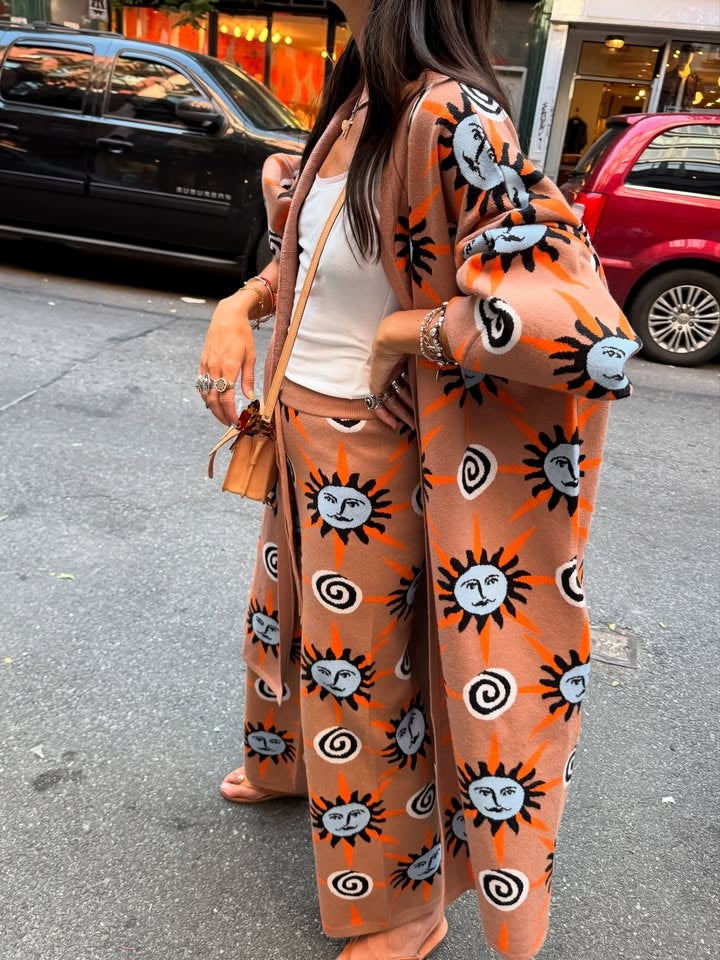 Stickad tröja med lång ärm, tryckt med sol