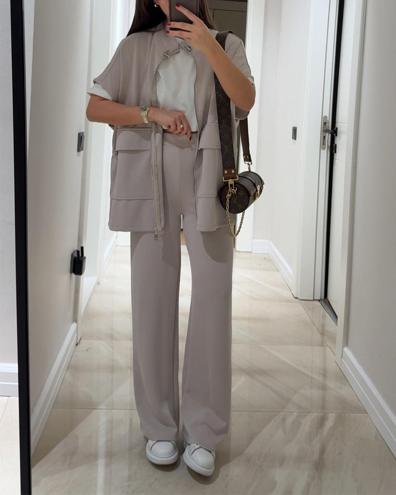 Set med topp och byxor med elastiska detaljer för midjan