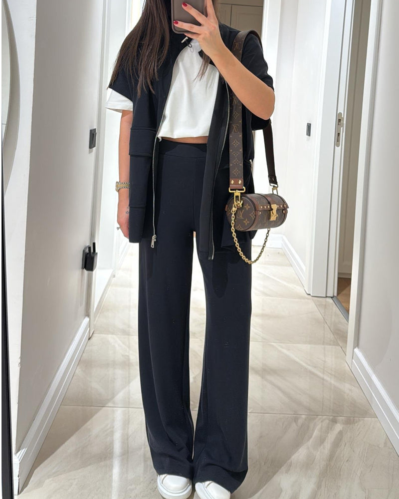 Set med topp och byxor med elastiska detaljer för midjan