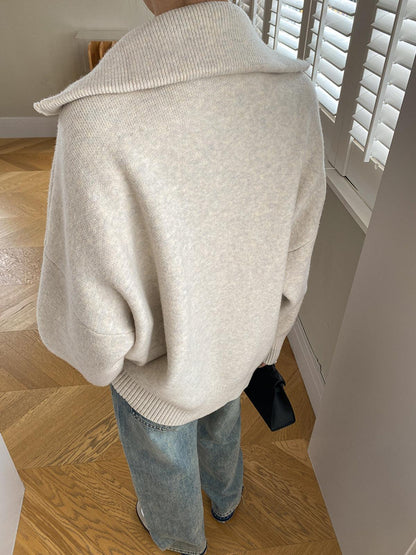 Oversized Cardigan med Ljus Krage