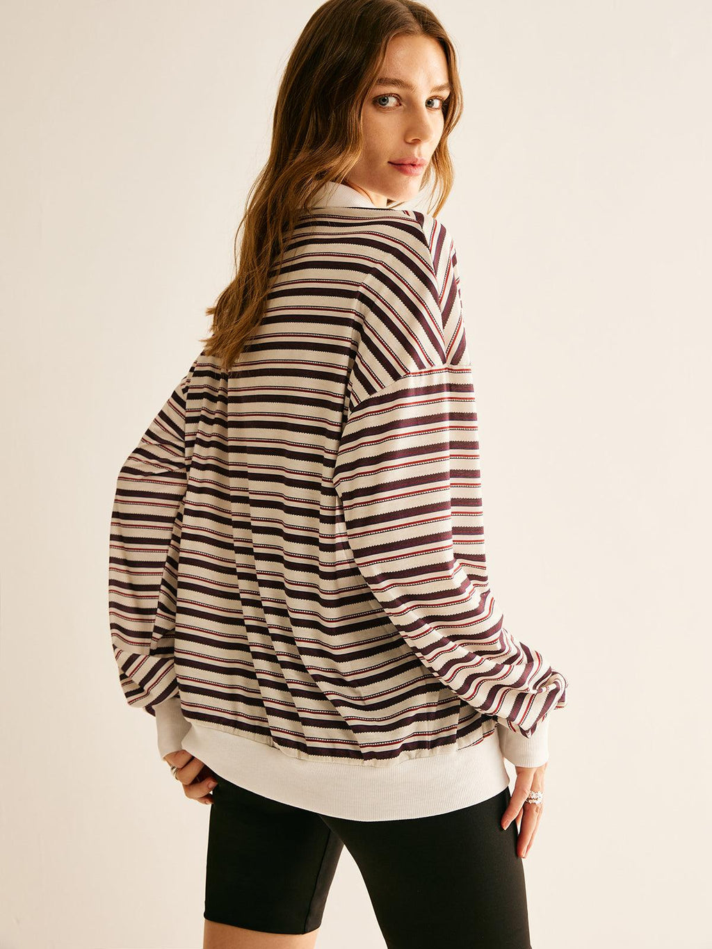 Polo Sweatshirt cu Dungi și Detalii Contrastante