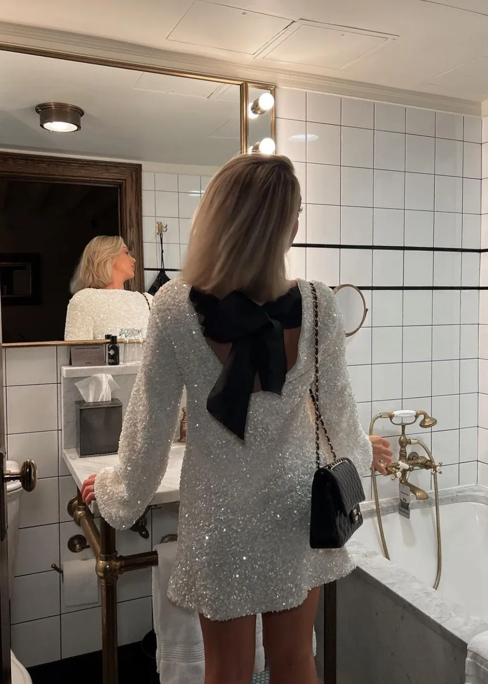 Chloe | Rochie mini texturată cu fundiță