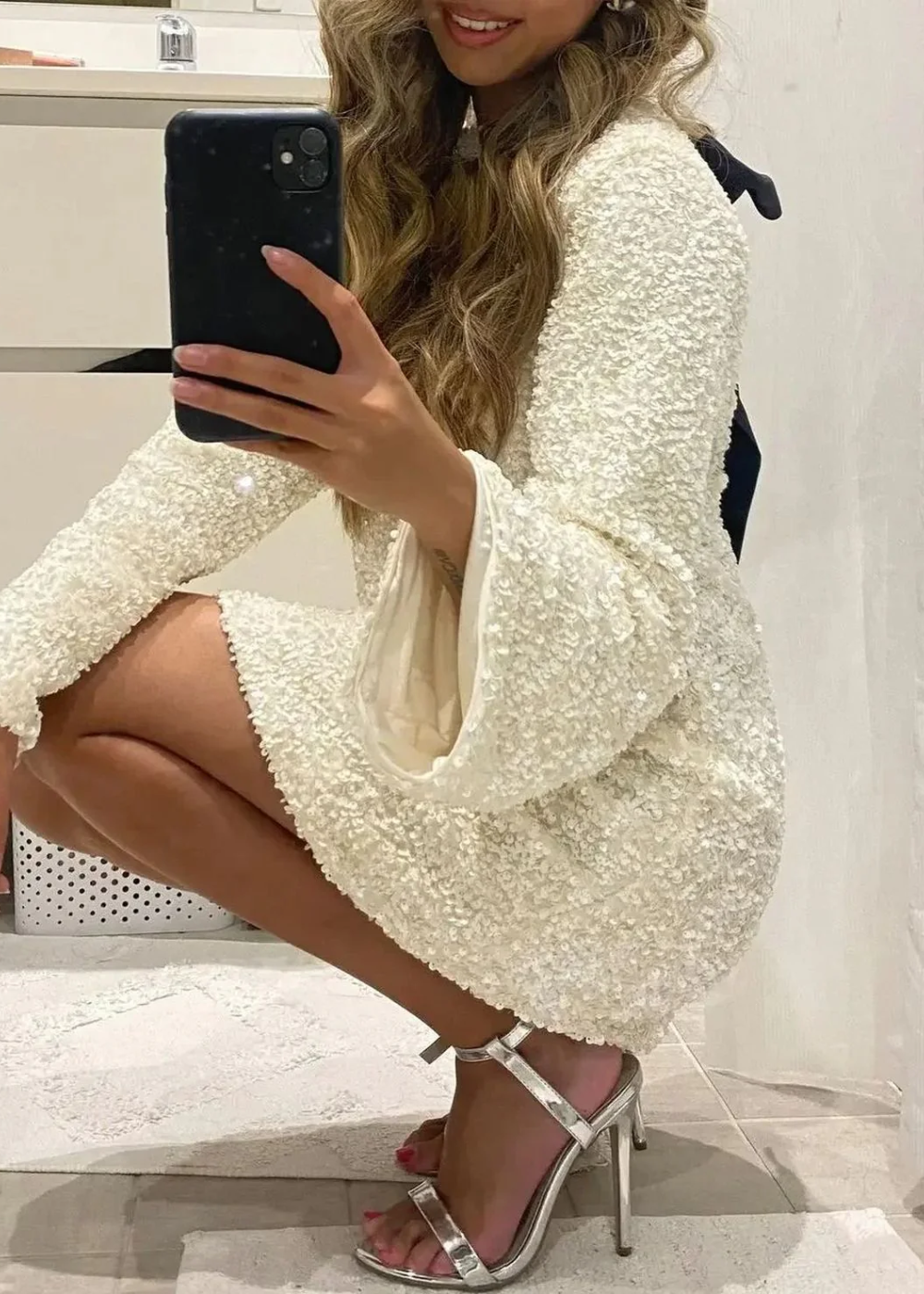Chloe | Rochie mini texturată cu fundiță