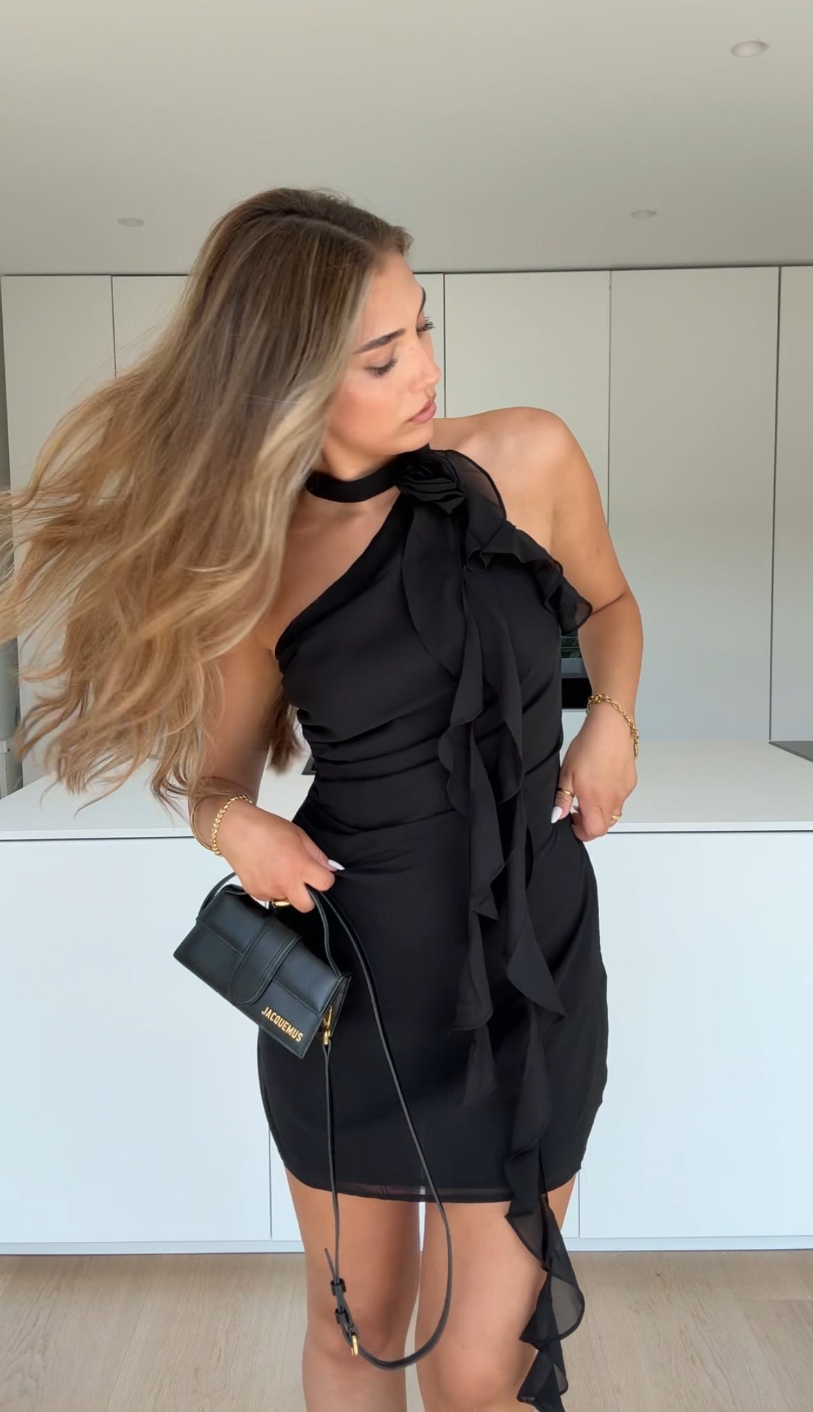ROCHIE VOLANT NEAGRĂ