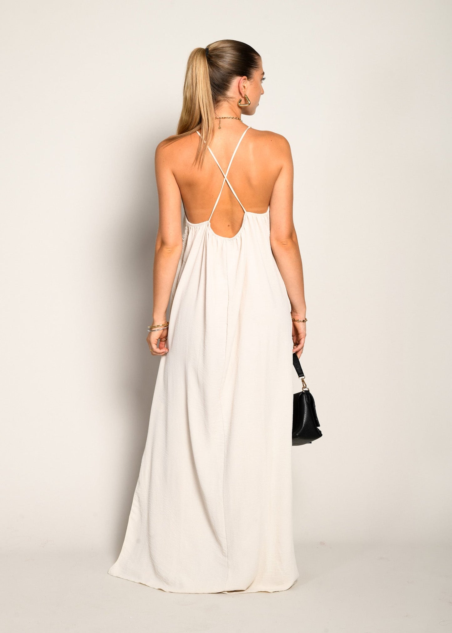 MAXI KLÄNNING I BEIGE