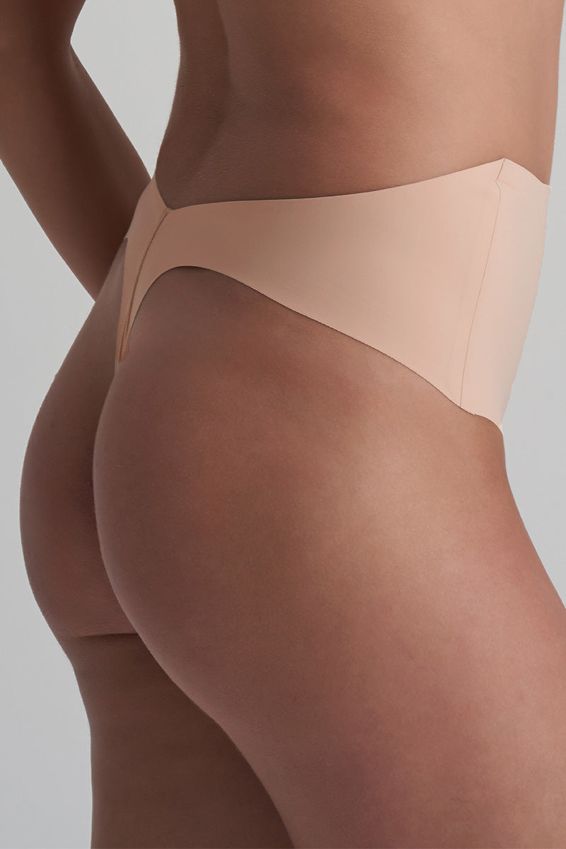 Tanga modellator med urtag bak beige LBMWTH