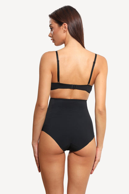 Klassisk formande trosa, hög midja LUCY S1848 svart