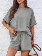 Set de tricou cu mânecă scurtă și pantaloni scurți cu șnur