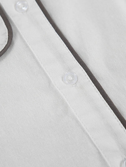 Skjorta och Shorts i Bomull och Lin i Kontrast Vitt och Svart, Set med Två Delar