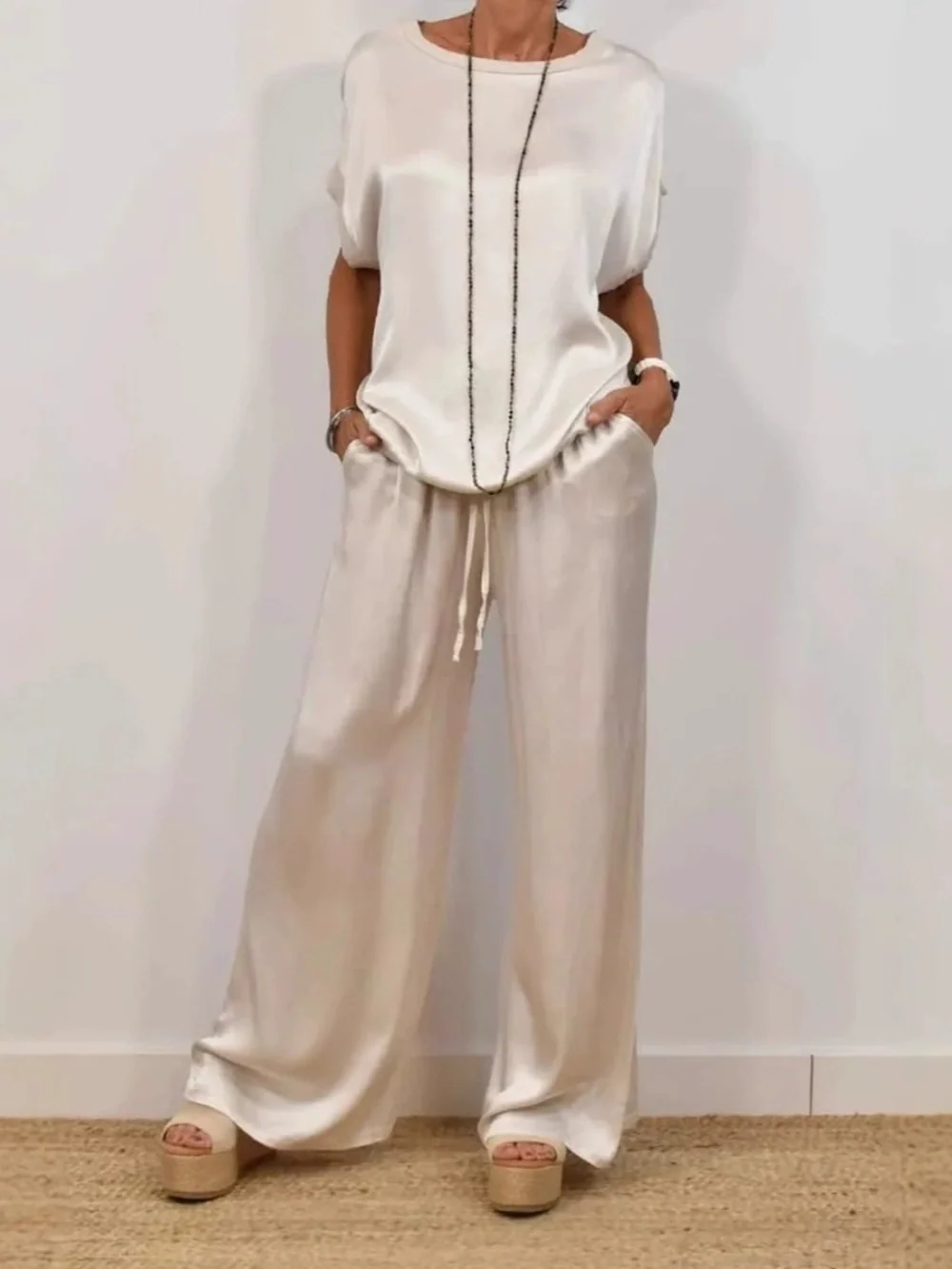 Set casual cu cămașă largă și pantaloni cu picior larg