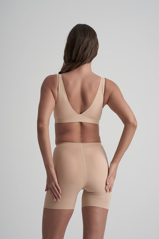 Kort modellande shorts med svamp Bej UNDPDS