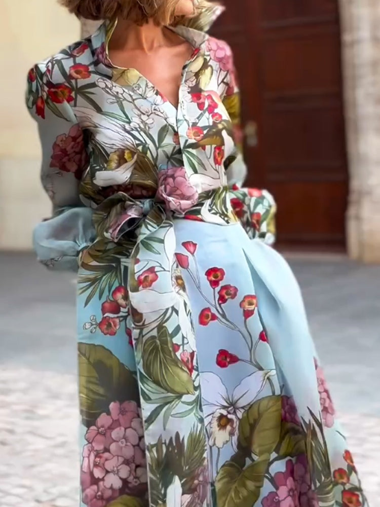 Set med två delar med elegant blommönster, skjorta och kjol