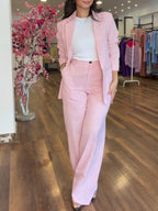 Costum Elegant și Modern din Două Piese Roz