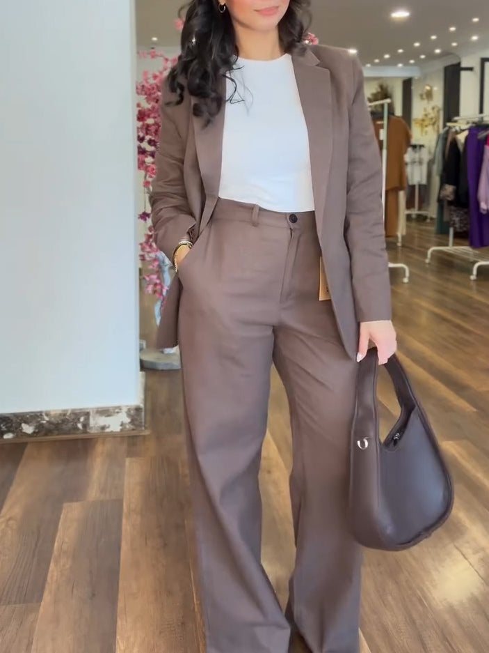 Costum Elegant și Modern din Două Piese Roz