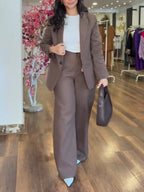 Costum Elegant și Modern din Două Piese Roz