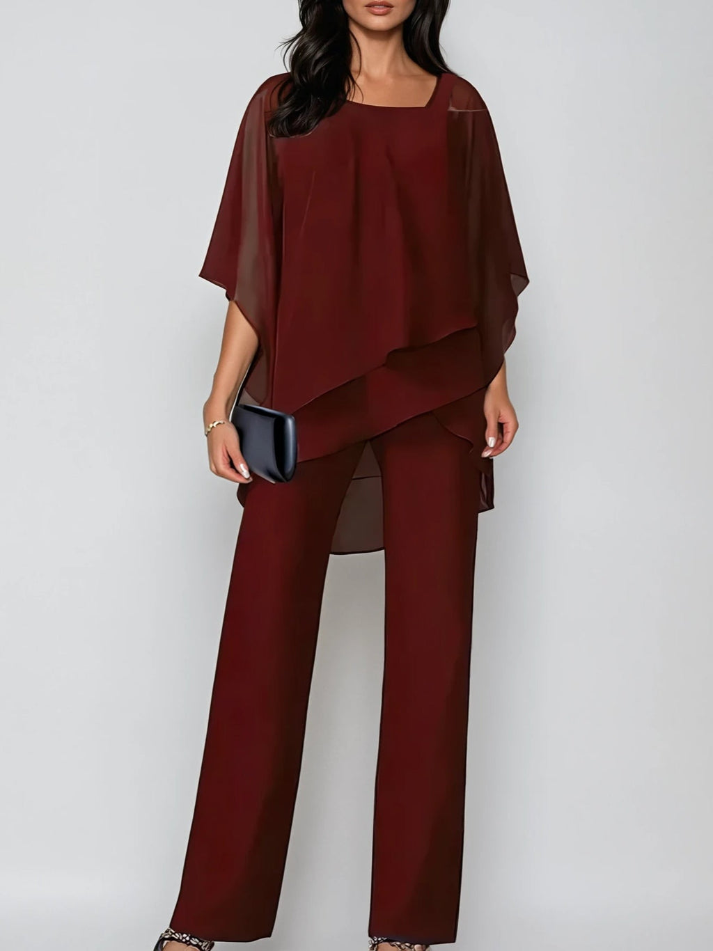 Costum din chiffon asimetric cu umeri goi