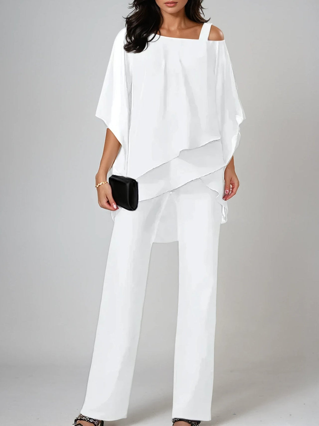 Costum din chiffon asimetric cu umeri goi