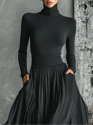 Set Fustă Plisată și Tricou cu Guler Înalt Negru pentru Femei