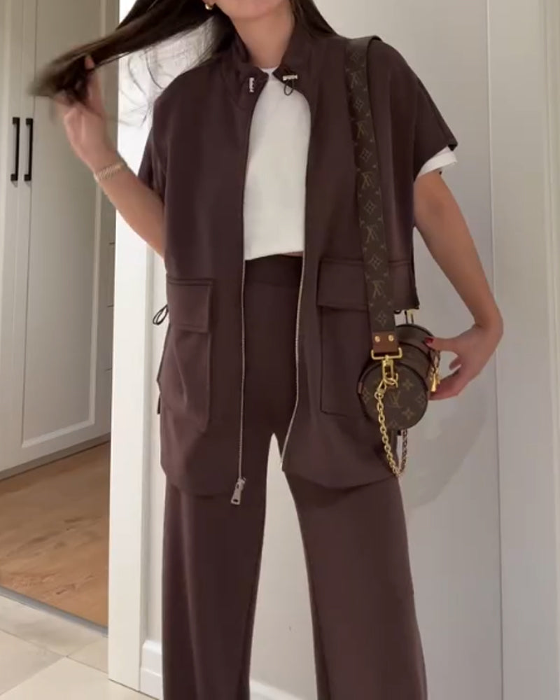 Set med topp och byxor med elastiska detaljer för midjan