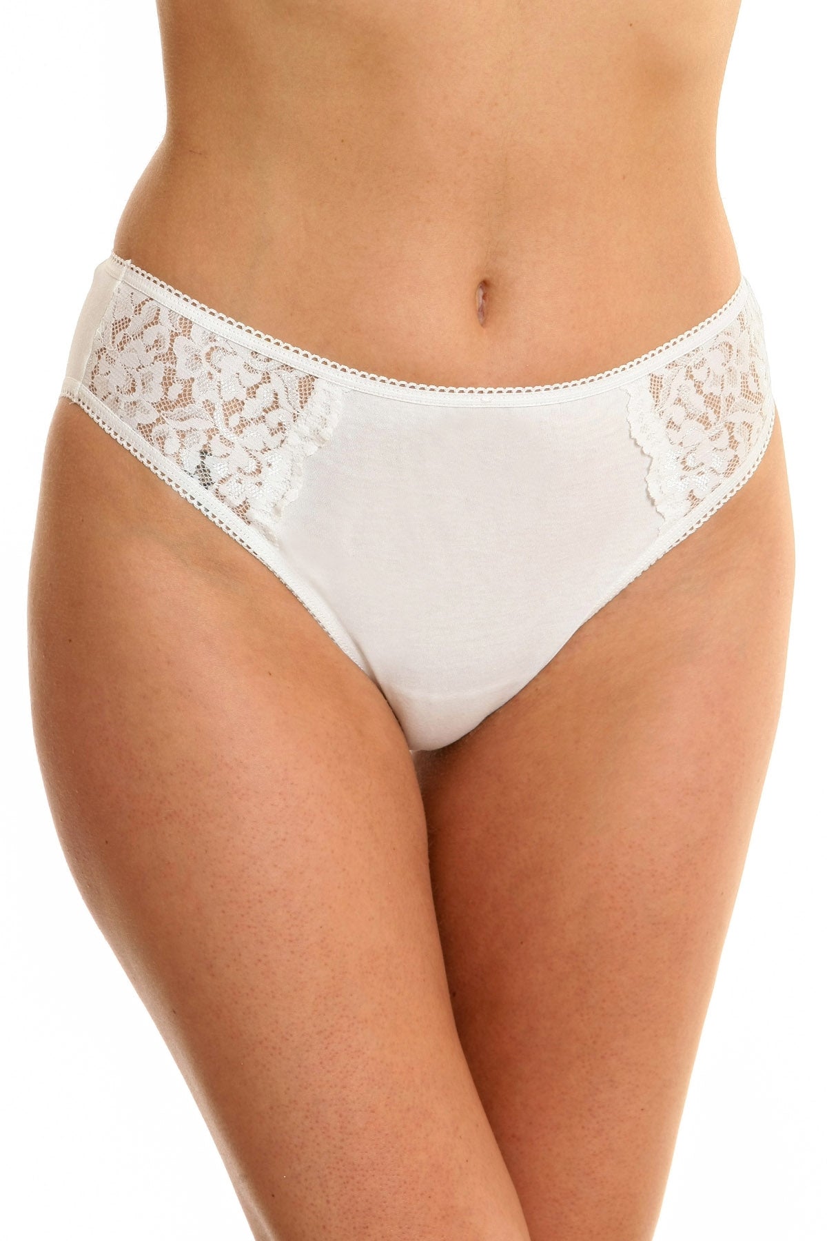 Klassisk trosa Aida S0839 vit