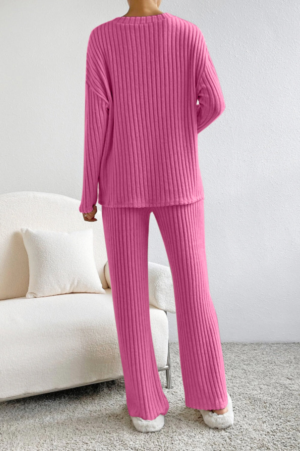 Set med Top och Byxor med V-ringning i Ribbat Material