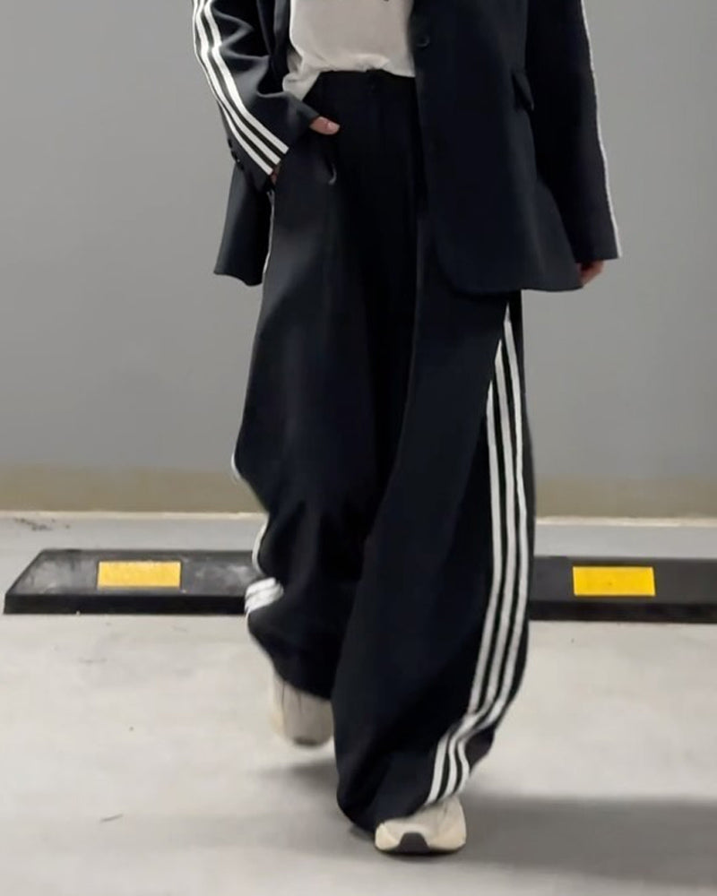 Set de două piese: Sacou cu dungi la modă și pantaloni largi