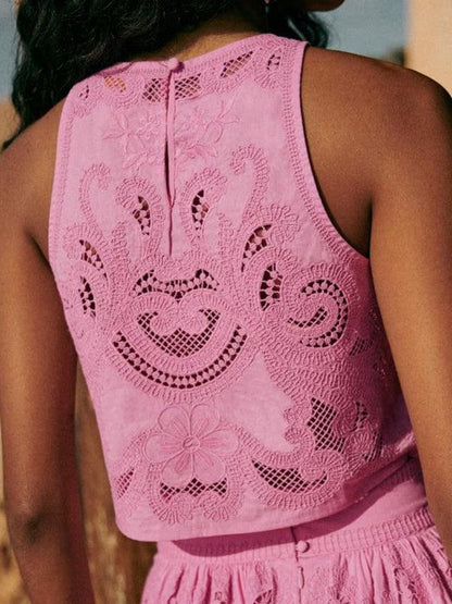 Unik ärmlös spetskort klänning med utskärningar