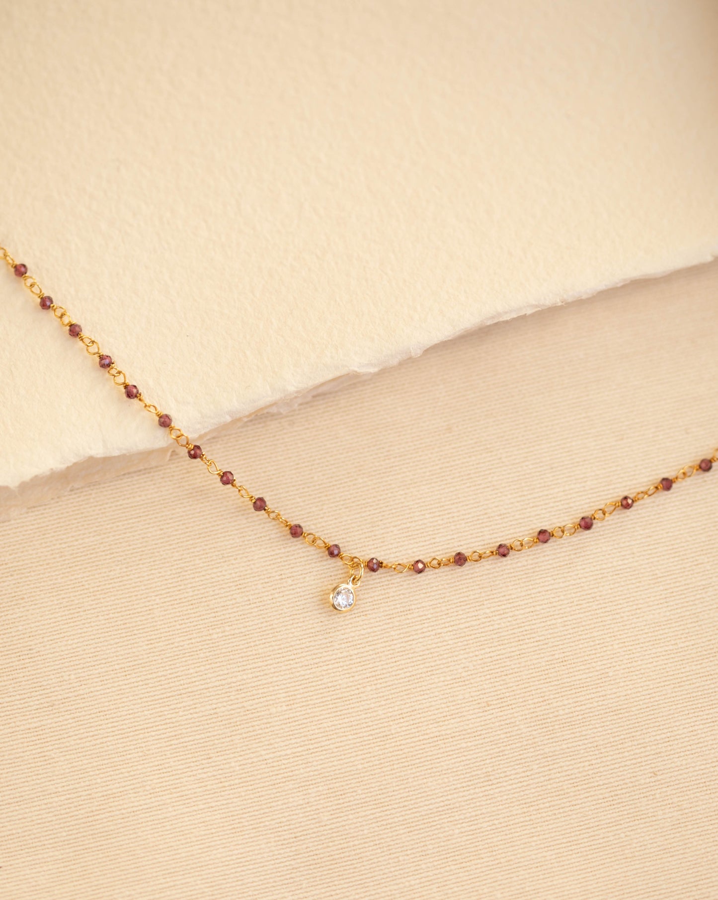 Halsband SOPHIA Granat